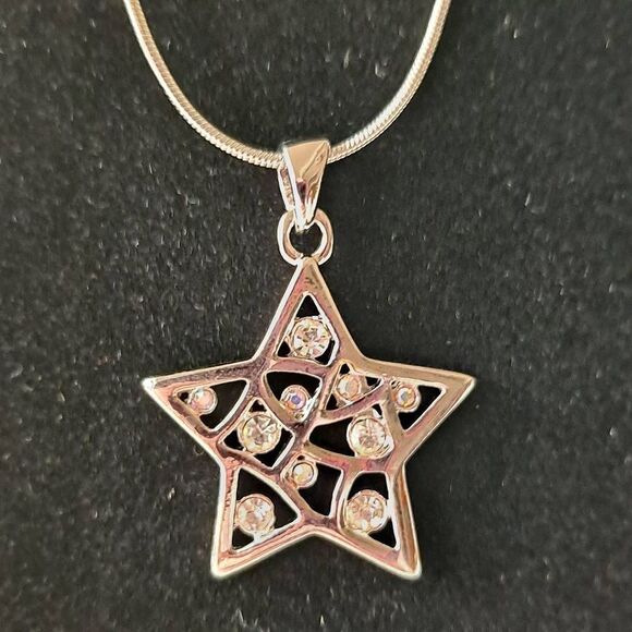Ladies Star Necklace - Picture 2 of 7